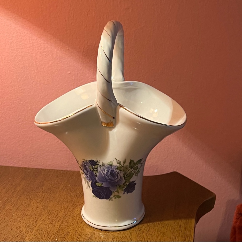 Formalities By Baum Bros Porcelain Handle Basket Vase Roses w/Gold Trim Vintage - Picture 3 of 5